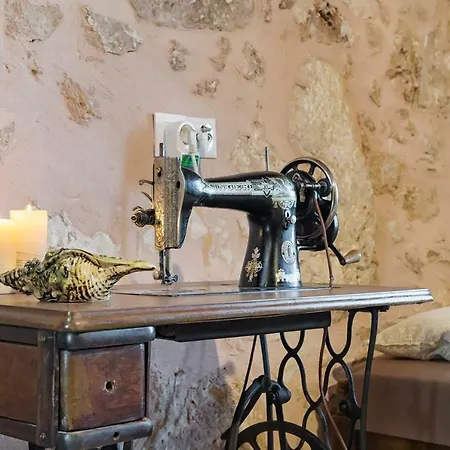 Smaragda Stone Holiday home *