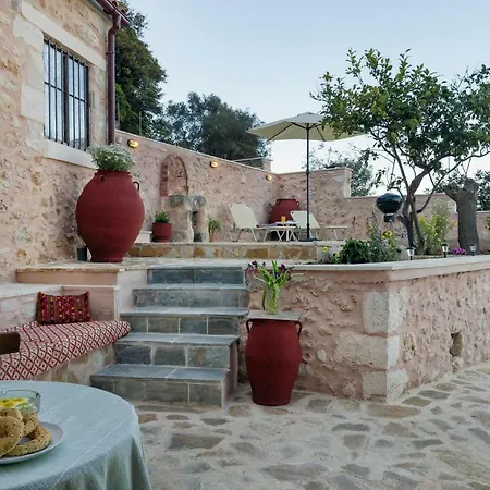 Holiday home Smaragda Stone *