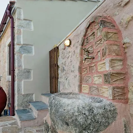 Smaragda Stone Vámos